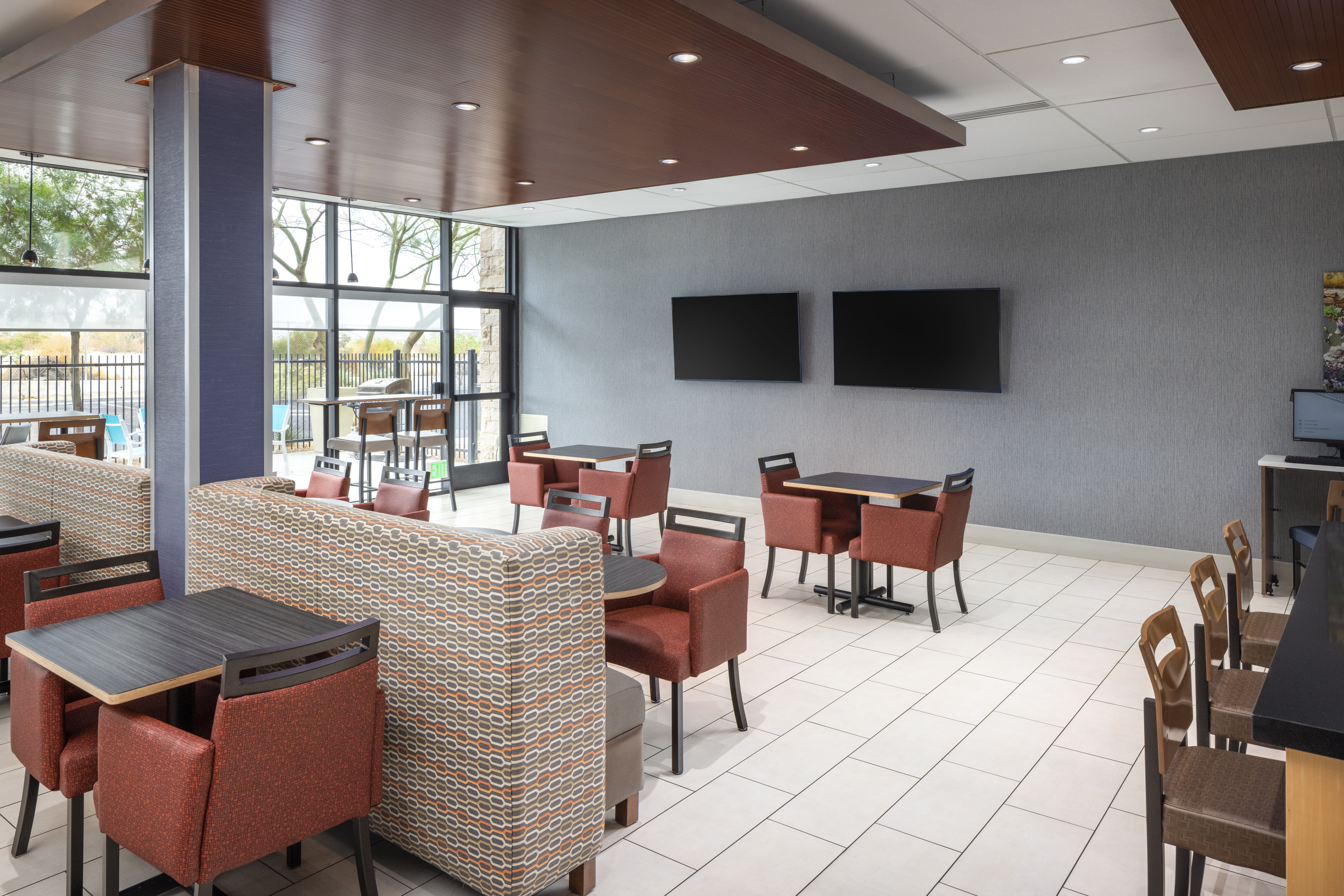 holiday inn express and suites phoenix west buckeye