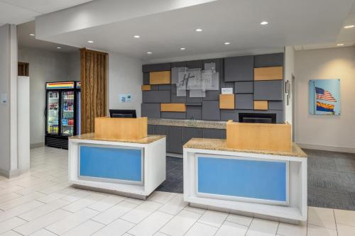 holiday inn express and suites phoenix west buckeye