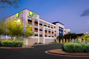 holiday inn express and suites phoenix west buckeye