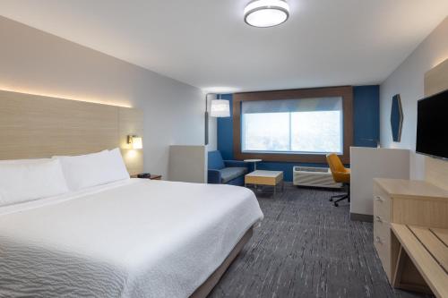holiday inn express and suites phoenix west buckeye