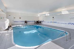 comfort suites normal university area