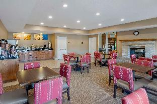 comfort suites normal university area