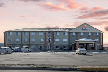 comfort suites normal university area