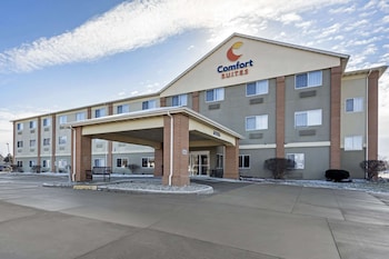 comfort suites normal university area