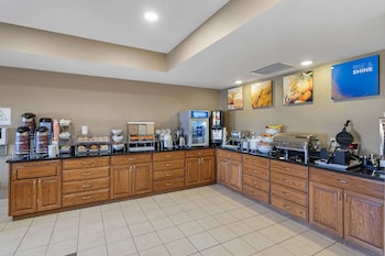 comfort suites normal university area