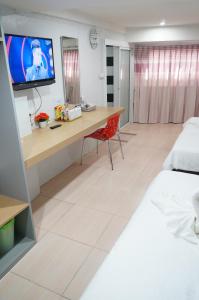 ma non nont hotel and apartment