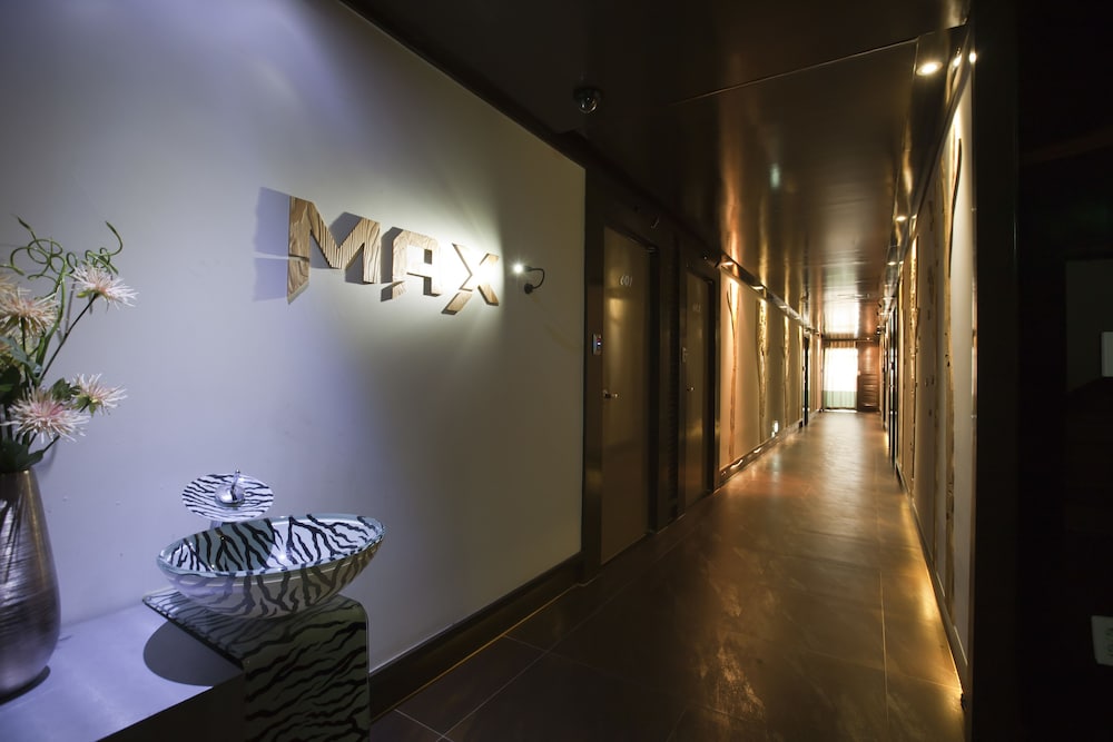 max motel