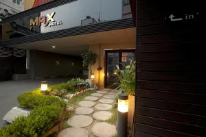 max motel