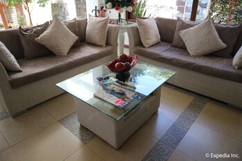 giulius boracay italian resort