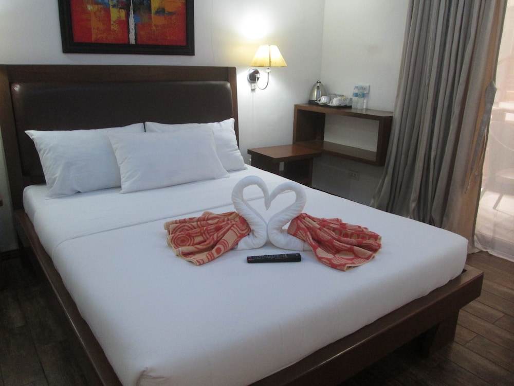 giulius boracay italian resort