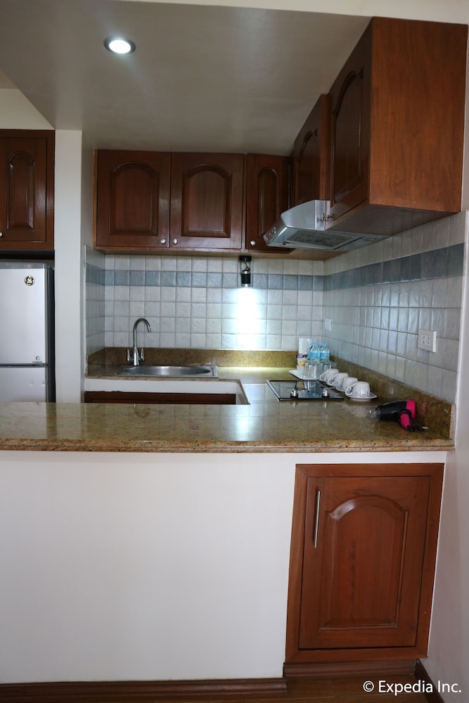 giulius boracay italian resort