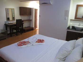 giulius boracay italian resort