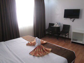 giulius boracay italian resort