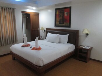 giulius boracay italian resort