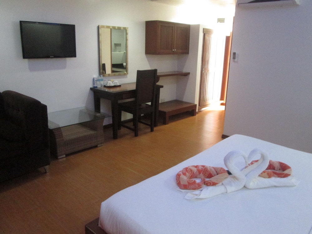 giulius boracay italian resort