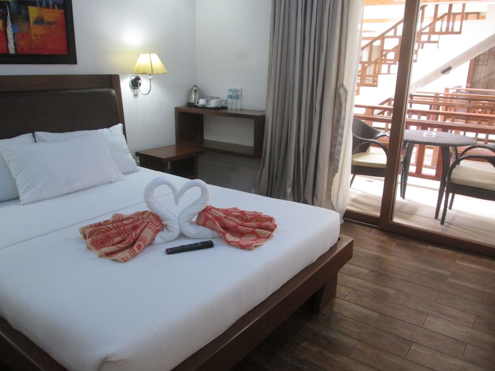 giulius boracay italian resort