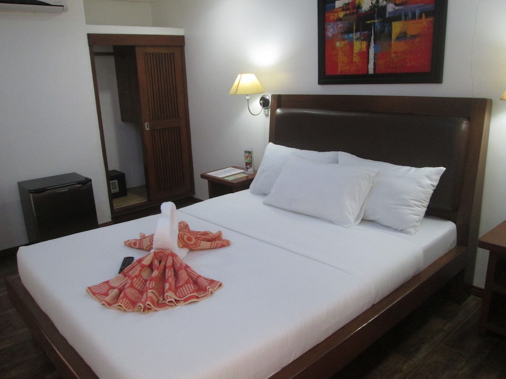 giulius boracay italian resort