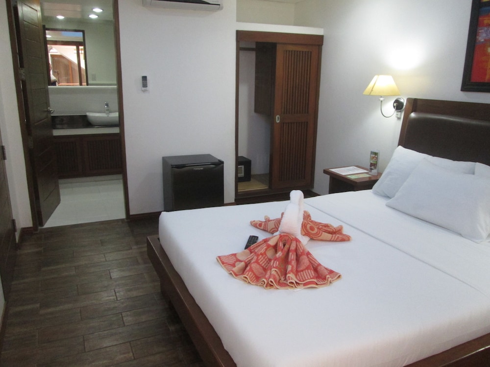 giulius boracay italian resort