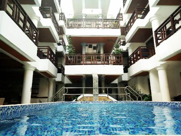 giulius boracay italian resort