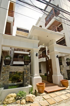 Giulius Boracay Italian Resort,Boracay>>Balabag,3 star