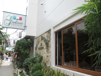 giulius boracay italian resort