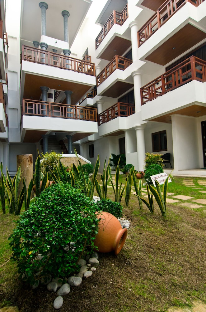 giulius boracay italian resort