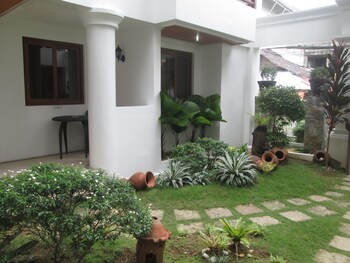 giulius boracay italian resort