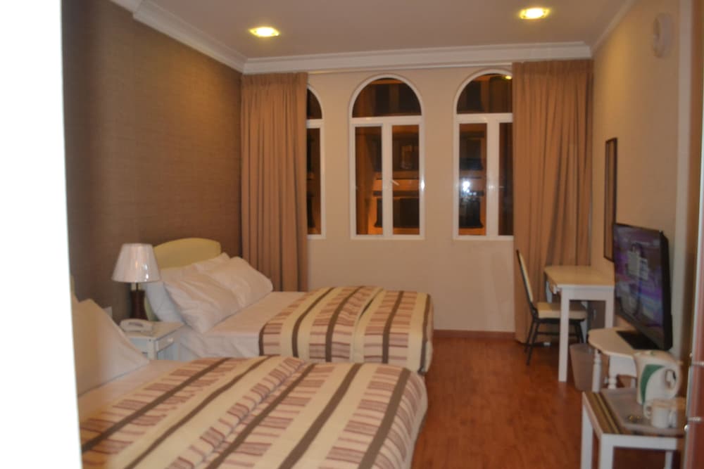 golden suites hotel