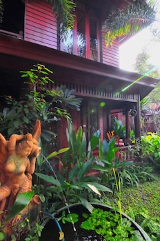 ruen kanok thai house