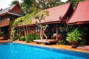 ruen kanok thai house