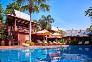 ruen kanok thai house