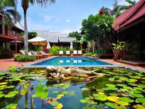 ruen kanok thai house