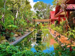 ruen kanok thai house