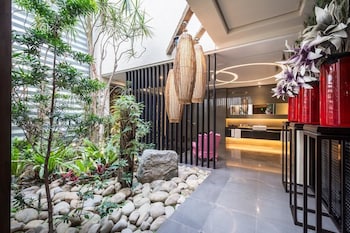 mulan motel taichung