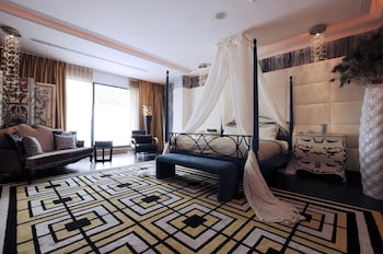 mulan motel taichung