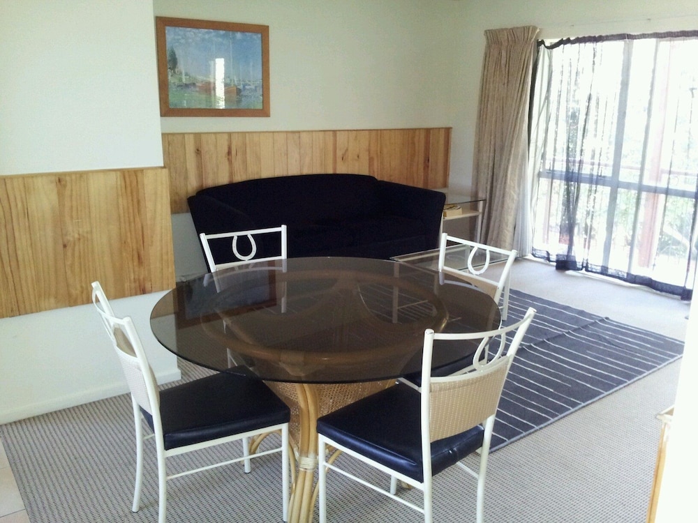 avondale motor inn