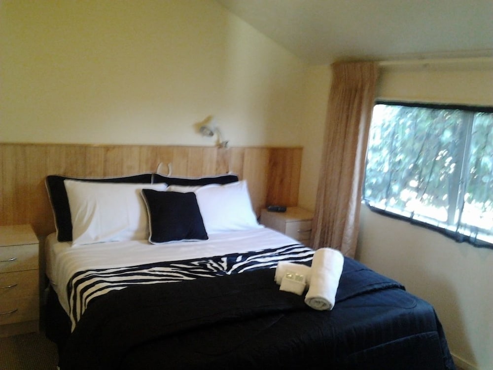 avondale motor inn
