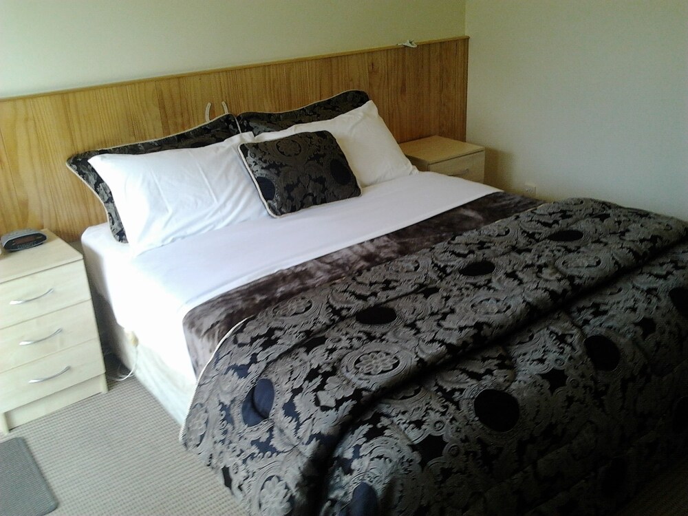 avondale motor inn