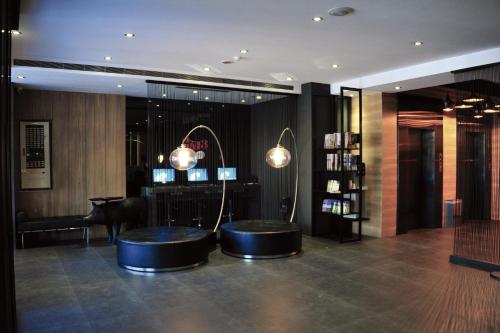 the riverside hotel international