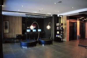 the riverside hotel international