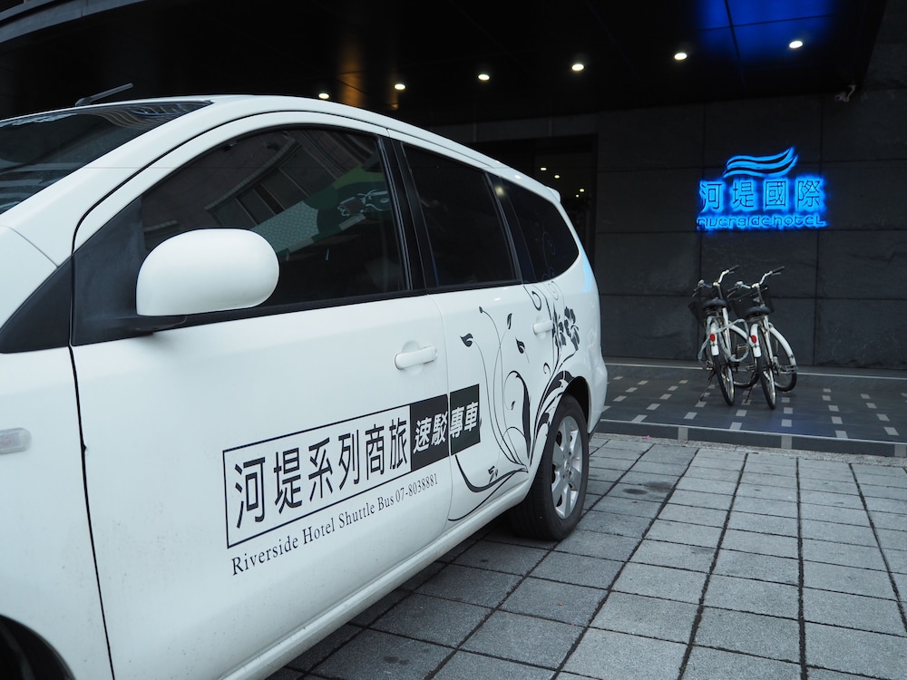 the riverside hotel international