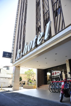 the riverside hotel hengchun