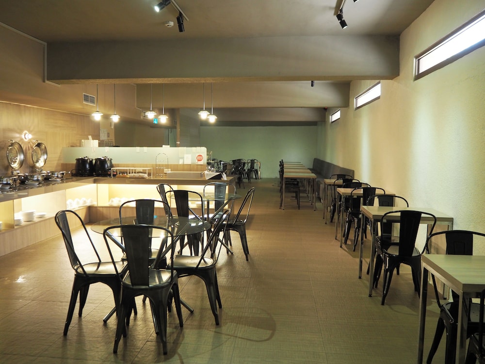 the riverside hotel hengchun