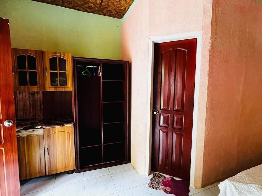 acacia sunset village inn