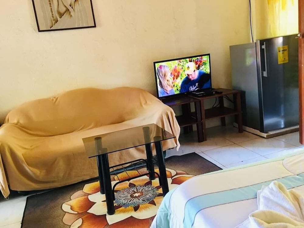 acacia sunset village inn