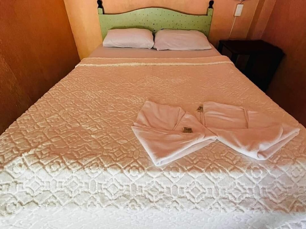 acacia sunset village inn