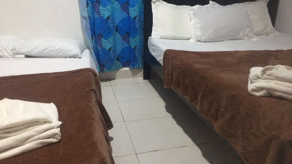 acacia sunset village inn