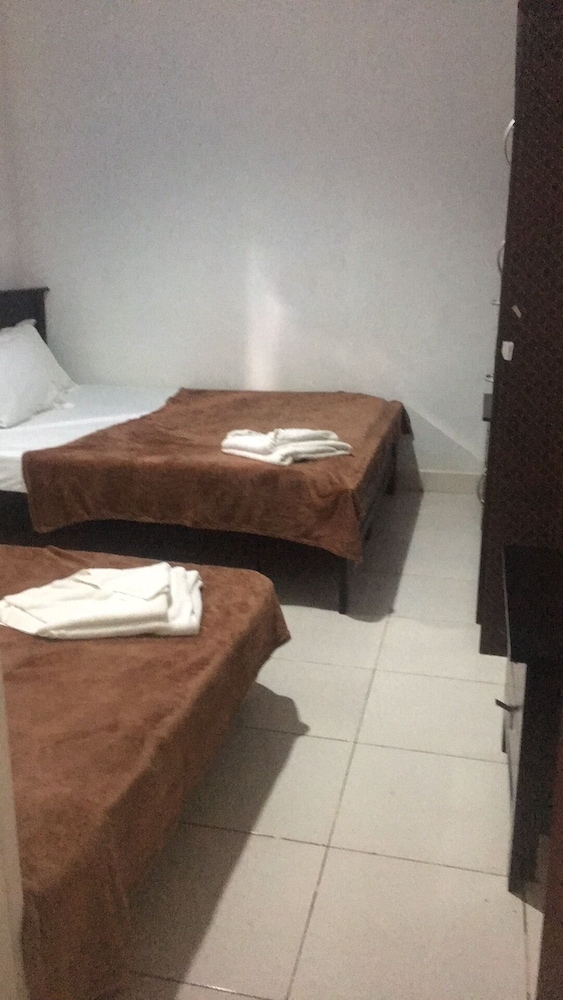 acacia sunset village inn