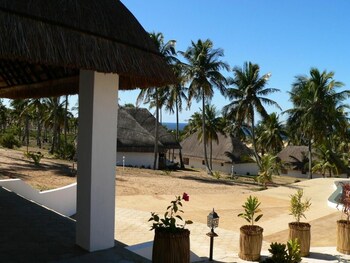Blue Moon Beach Holiday Resort,Jangamo>>Inhambane,3 star