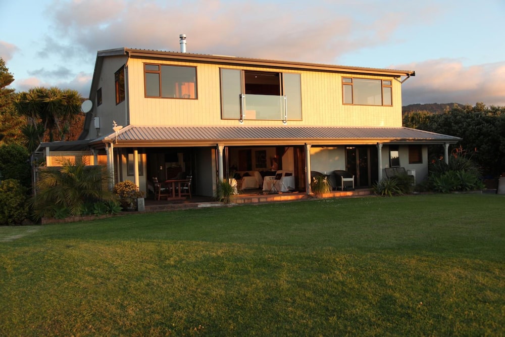te puru beach lodge
